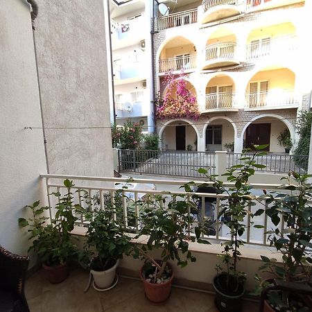 Apartments Jadranka Makarska Exterior foto